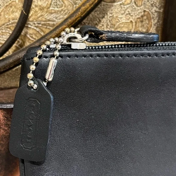 COACH Vintage Black Leather Cosmetic Case GUC! - Picture 4 of 12